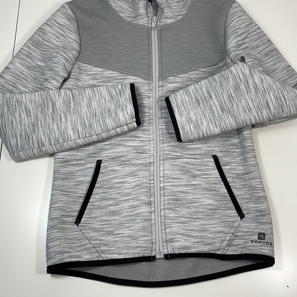 DOMYOS kids, hooded sweatshirt with zipper, Size 8 - Picture 2 of 12